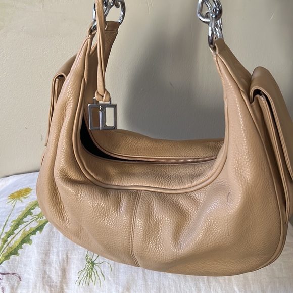 Leather bag silver hardware/ ink marks - Picture 9 of 10